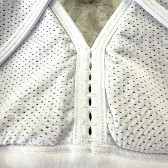 Lavaloka Activewear White Sports Bra. NWT. Small. Sample Sale. - Picture 3 of 6